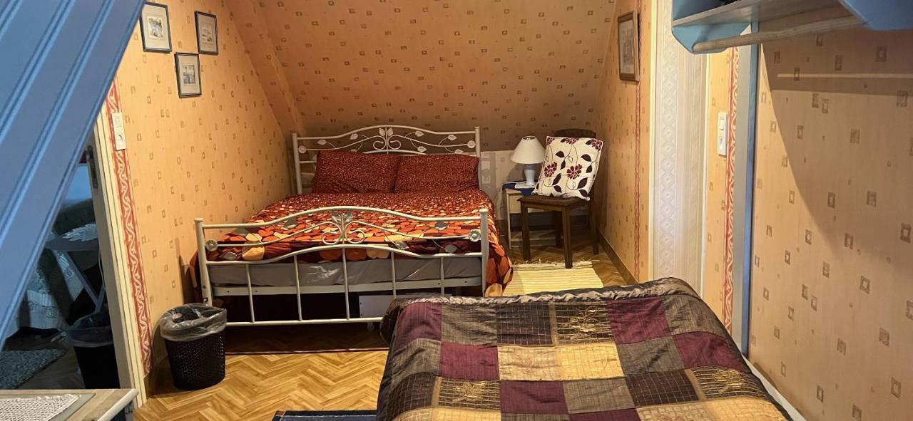 Double & Family Rooms In Tranquility In Blue Saint-Mars-sur-la-Futaie Экстерьер фото